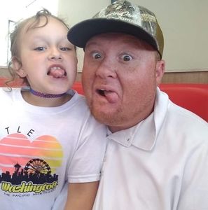 Meet your Posher, Flynt